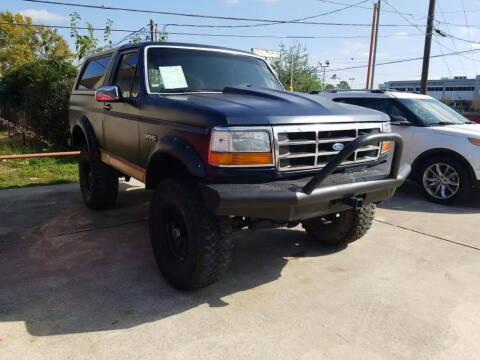 1993 Ford Bronco for sale at CE Auto Sales in Baytown TX