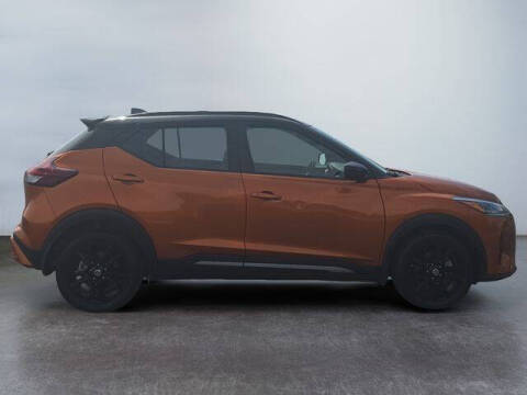 2021 Nissan Kicks SR