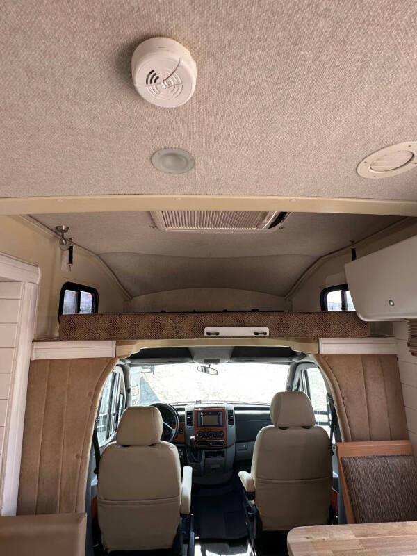 2010 Itasca NAVION 24A