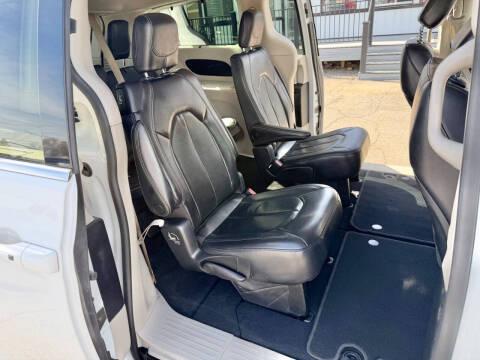 2022 Chrysler Pacifica Touring L