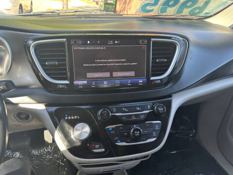 2021 Chrysler Pacifica Touring L