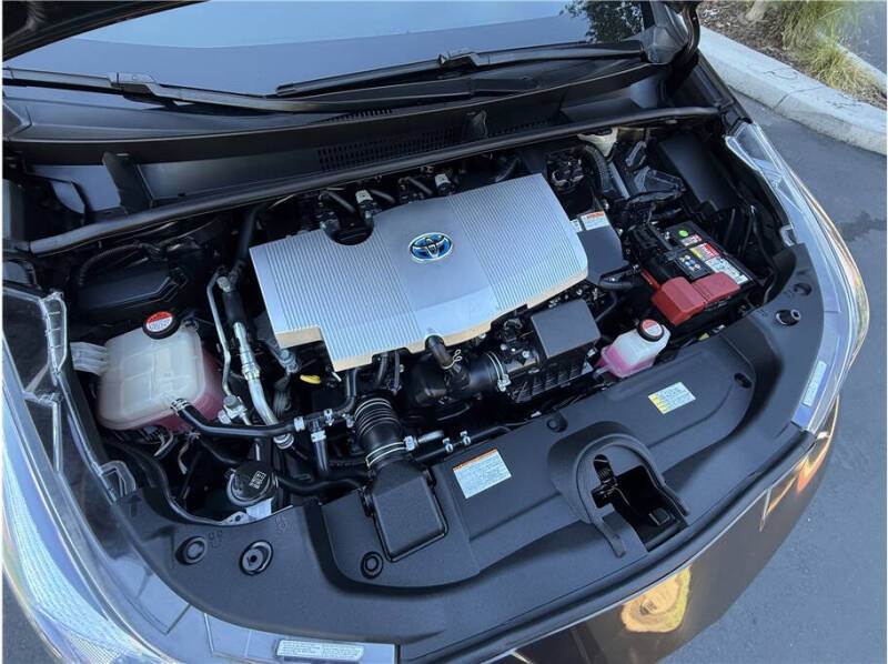 2016 Toyota Prius Two