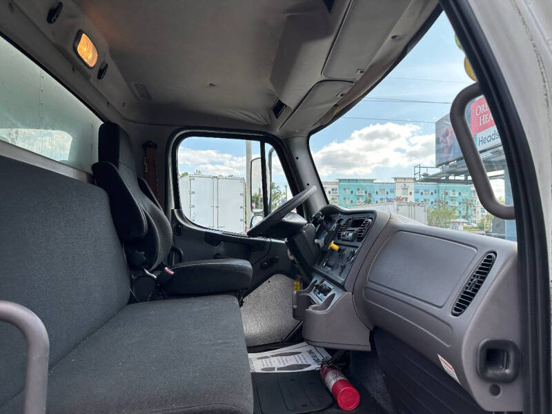 2016 Freightliner M2 106