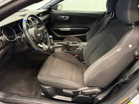 2017 Ford Mustang V6