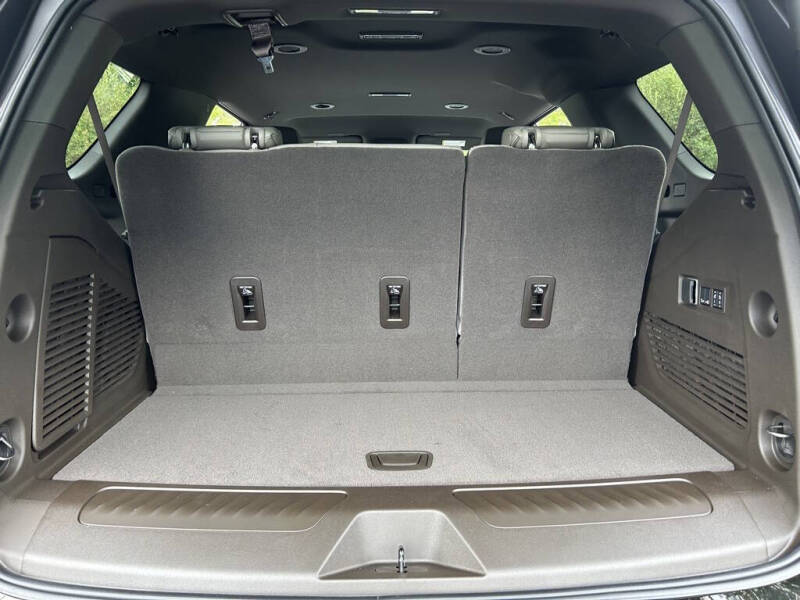 2025 GMC Yukon Elevation