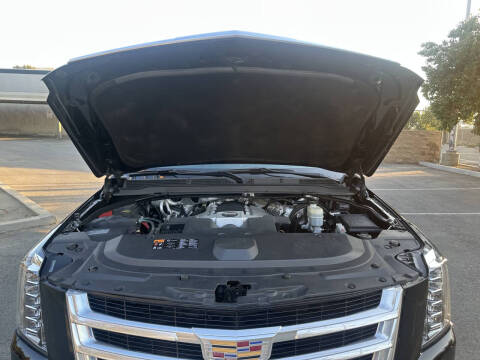 2016 Cadillac Escalade Luxury Collection