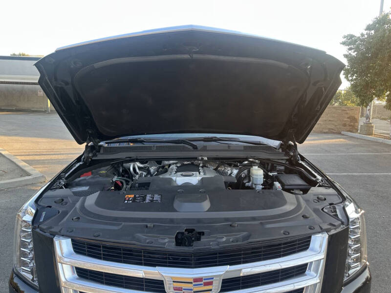 2016 Cadillac Escalade Luxury Collection