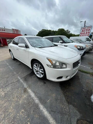 2009 Nissan Maxima for sale at LAKE CITY AUTO SALES in Forest Park GA
