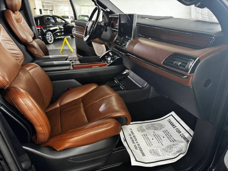 2022 Lincoln Navigator L Reserve