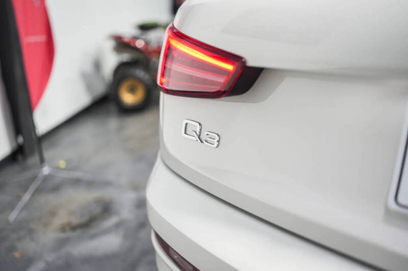 2017 Audi Q3 2.0T Premium