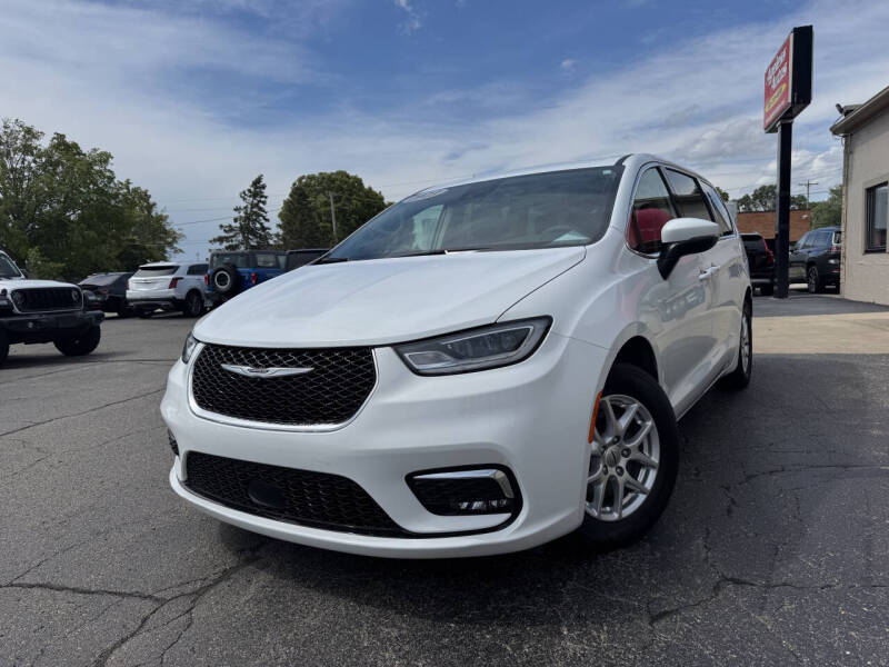 2023 Chrysler Pacifica Touring L