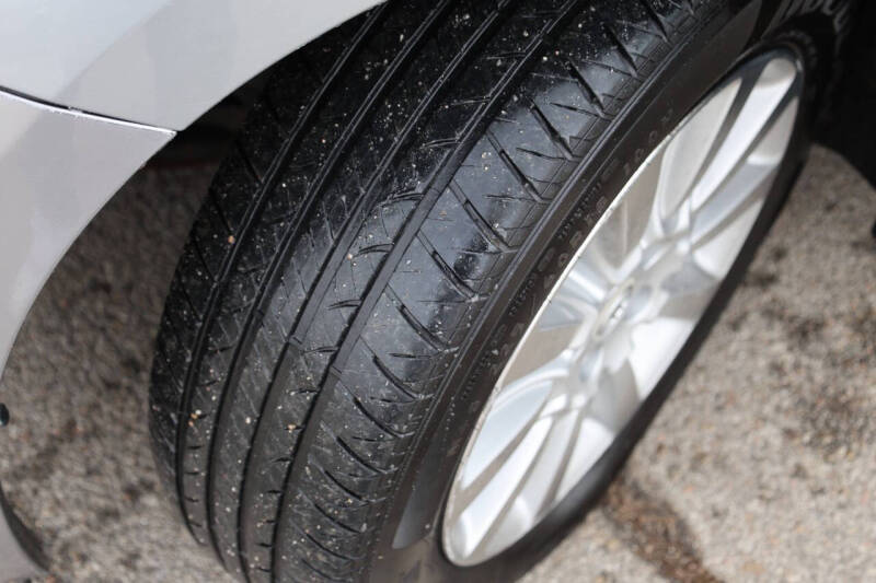 2011 Toyota Sienna LE 7-Passenger