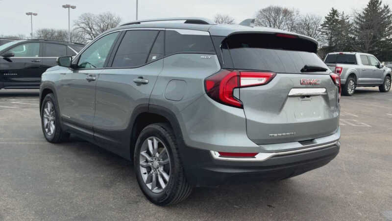 2023 GMC Terrain SLT
