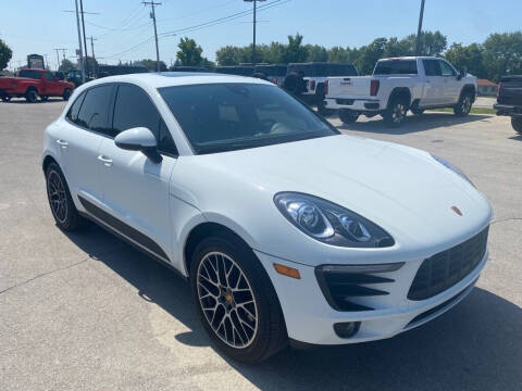 2018 Porsche Macan for sale at Davco Auto in Fort Wayne IN