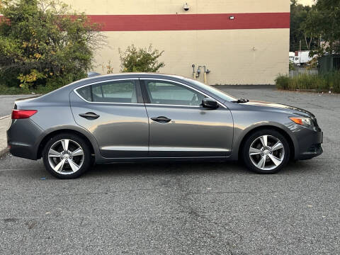 2013 Acura ILX 2.0L w/Tech