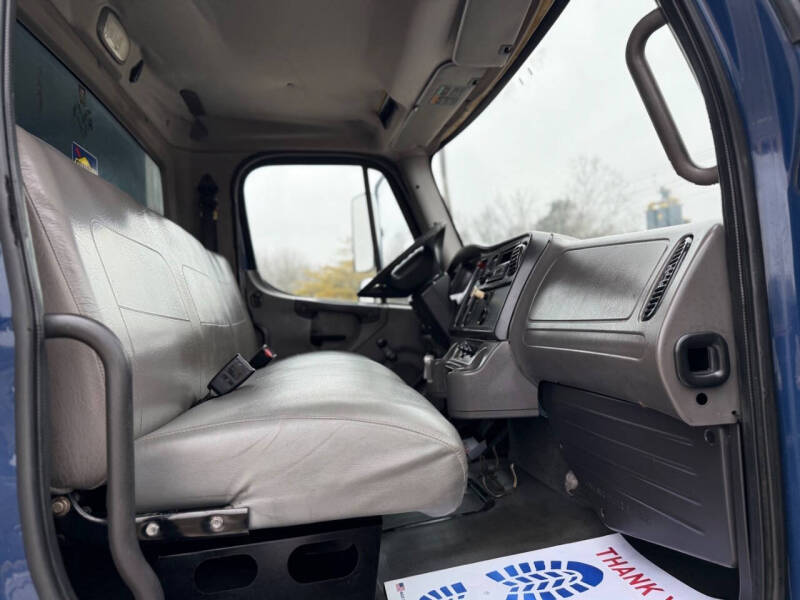 2008 Freightliner M2 106