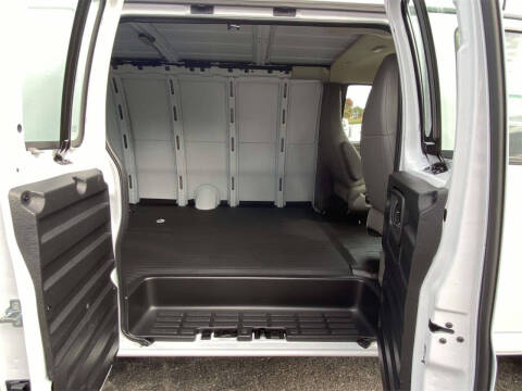 2025 Chevrolet Express 3500