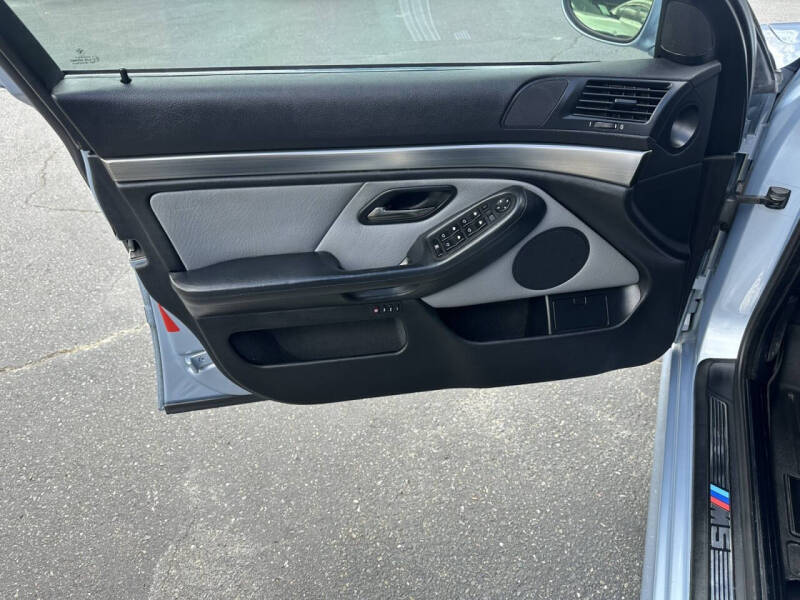 2001 BMW M5