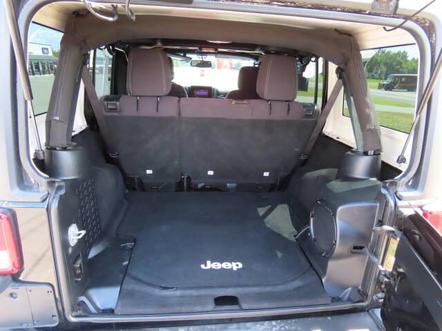 2014 Jeep Wrangler Unlimited for sale at Modern Automotive Group LLC in Lafayette, TN