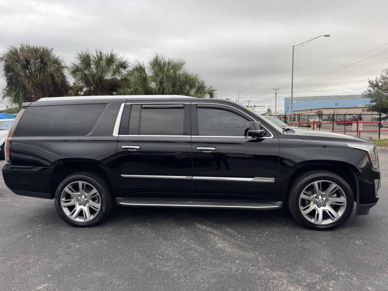 2016 Cadillac Escalade ESV Luxury Collection