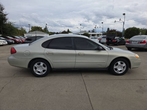 2003 Ford Taurus LX