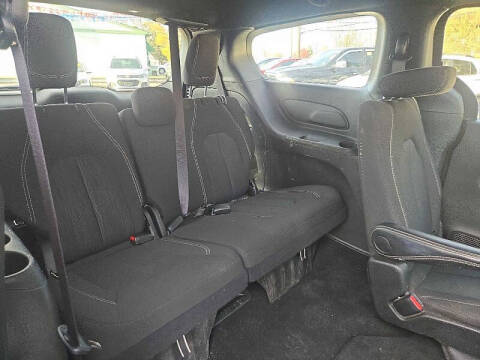 2024 Chrysler Pacifica Touring