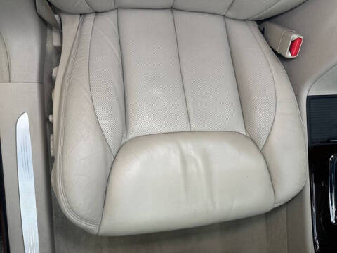 2011 Cadillac DTS Premium Collection