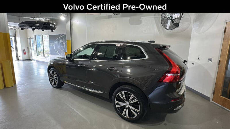 2023 Volvo XC60 B5 Plus Bright Theme