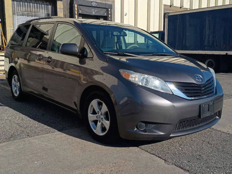 2012 Toyota Sienna