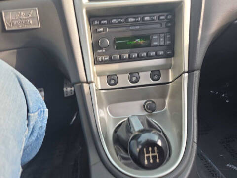 2004 Ford Mustang GT Deluxe