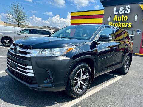 2019 Toyota Highlander for sale at L & S AUTO BROKERS in Fredericksburg VA