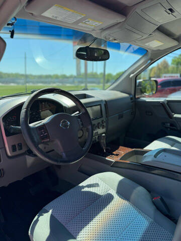 2004 Nissan Armada LE