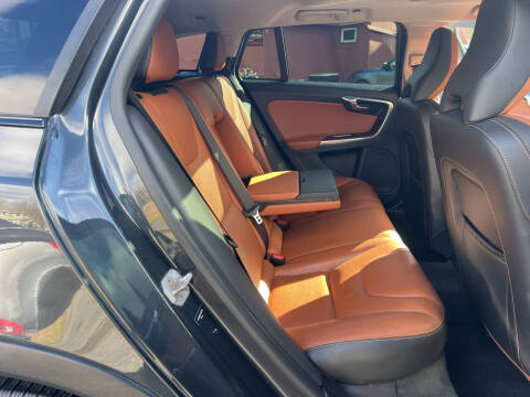 2015 Volvo V60 Cross Country T5 Platinum