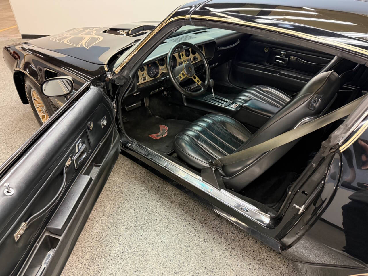 1977 Pontiac Firebird 27
