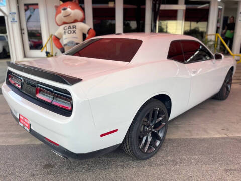 2021 Dodge Challenger SXT