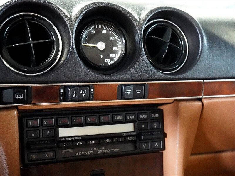 1989 Mercedes-Benz 560-Class 29