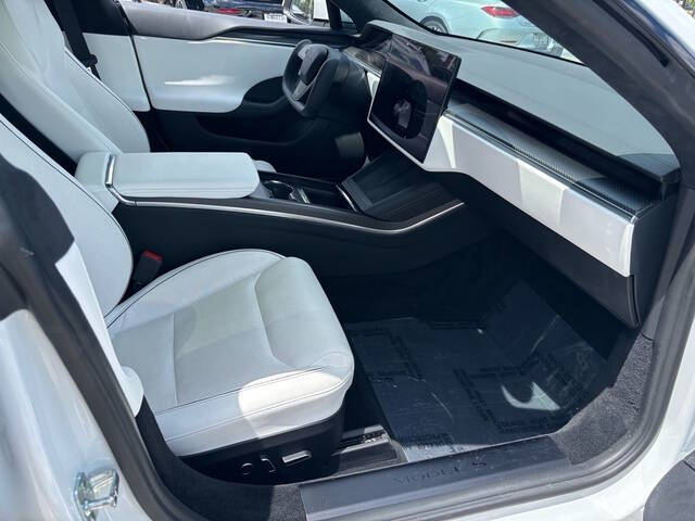 2022 Tesla Model S 22