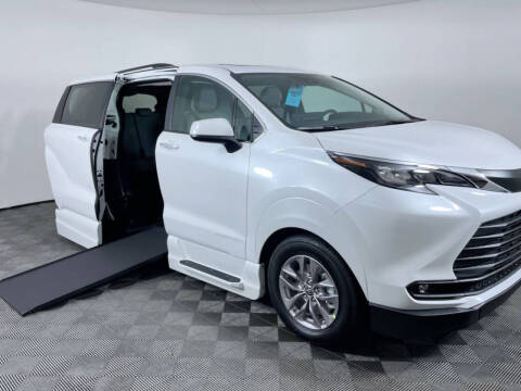 2025 Toyota Sienna XLE 7-Passenger