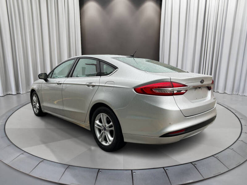 2018 Ford Fusion SE photo 5