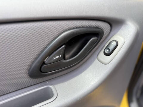 2001 Ford Escape XLS