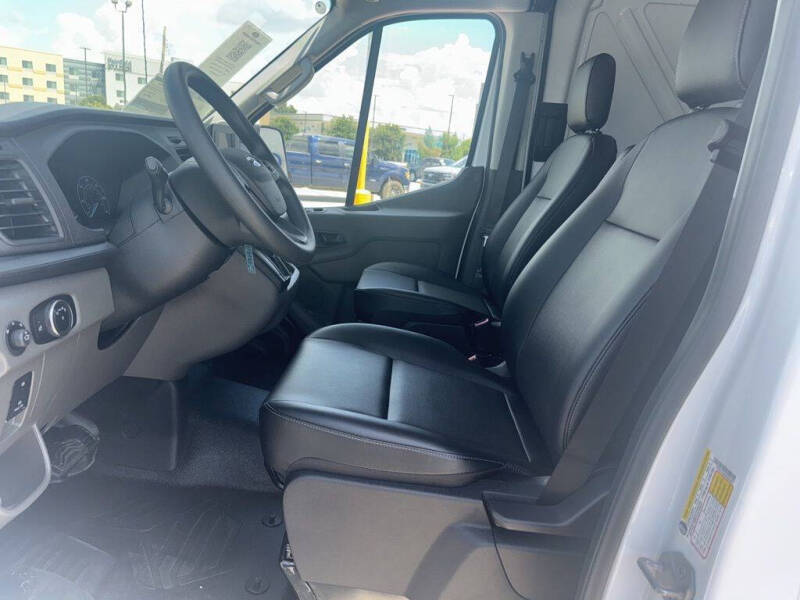 2025 Ford Transit 250