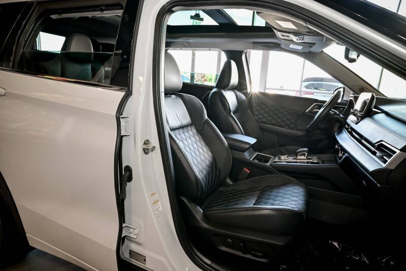 2023 Mitsubishi Outlander PHEV 40th Anniversary