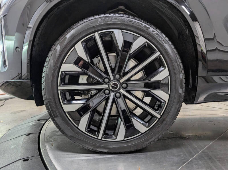 2025 Volvo XC90 B5 Plus Bright Theme 7P