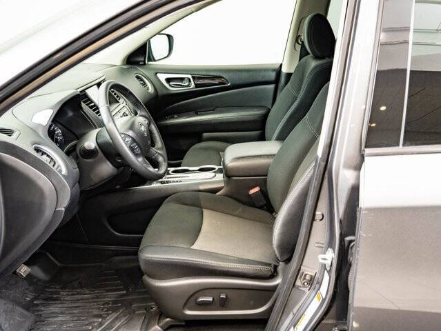 2020 Nissan Pathfinder SV