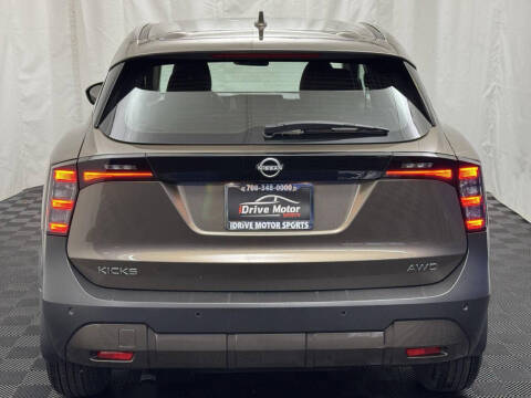 2025 Nissan Kicks S