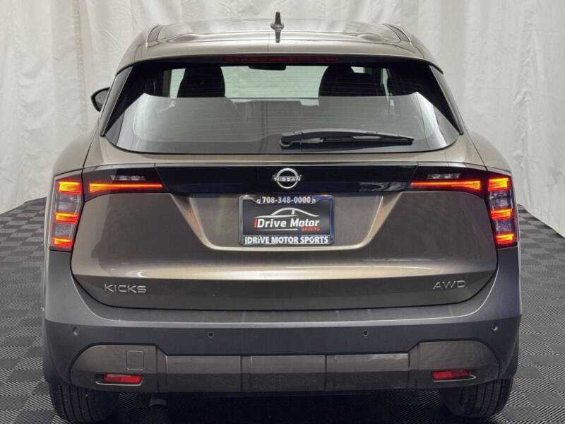 2025 Nissan Kicks S