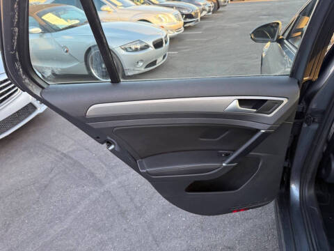 2015 Volkswagen Golf TSI SE