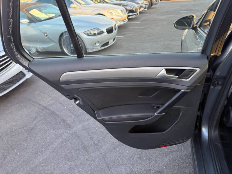 2015 Volkswagen Golf TSI SE