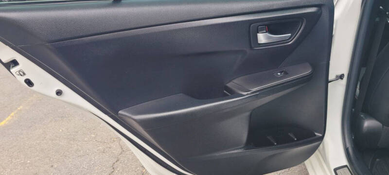 2017 Toyota Camry SE