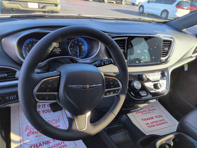 2026 Chrysler Voyager LX